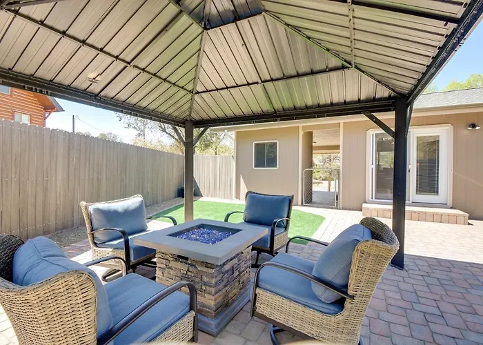 Putting & Patio: *